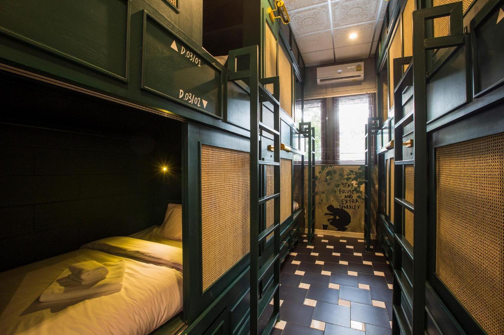 Azure Hostel Bangkok Dış mekan fotoğraf