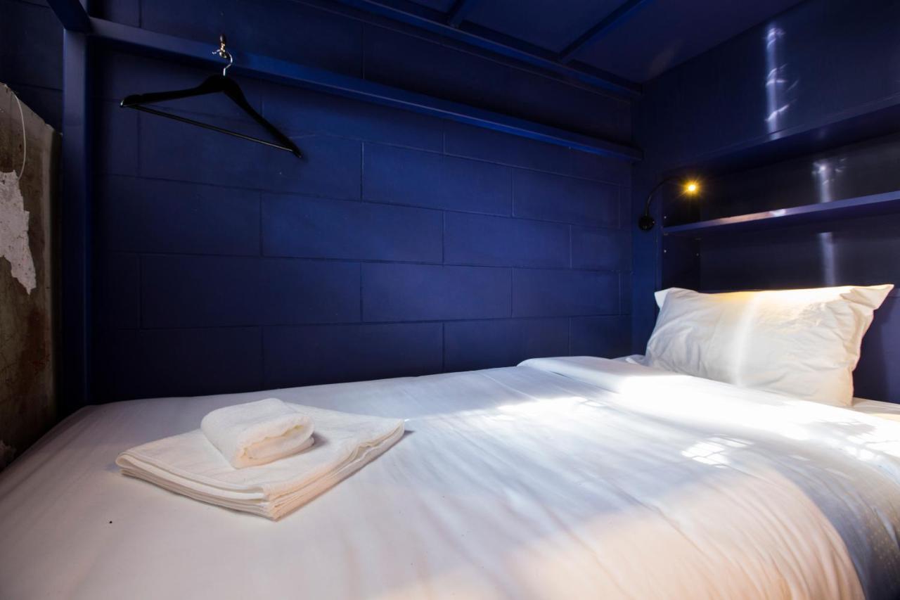 Azure Hostel Bangkok Dış mekan fotoğraf